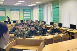 Военный факультет принял участие в написании &quot;Купалаўскай дыктоўкi&quot;